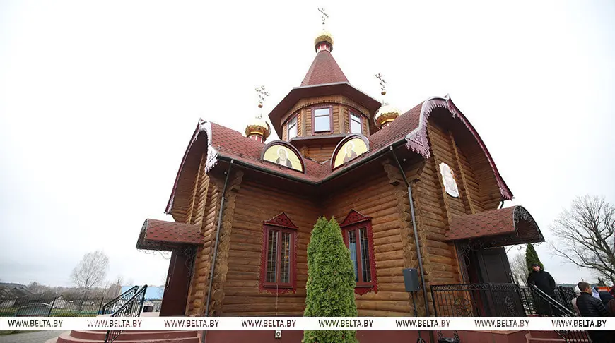 Александр Лукашенко на Пасху приехал в храм Святителя Николая Чудотворца в Шкловском районе