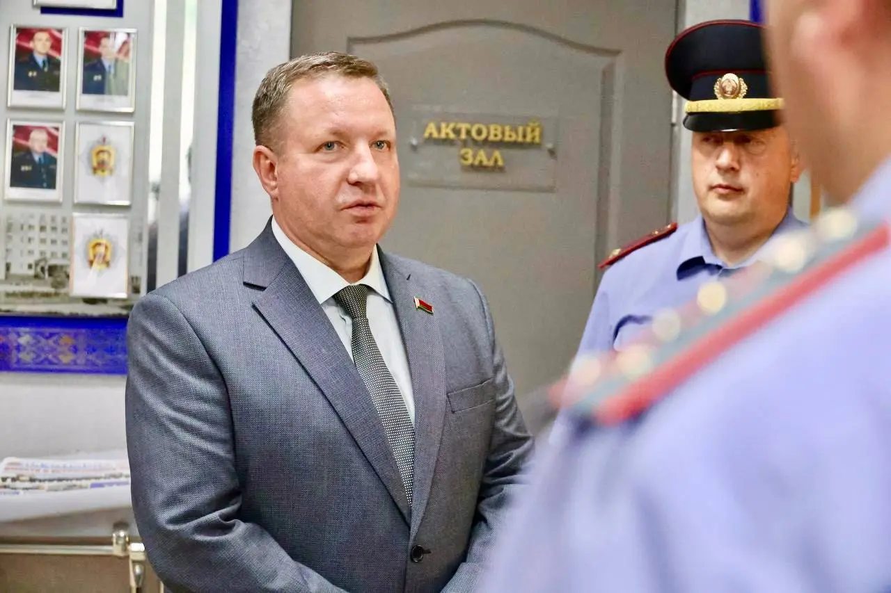 Начальник Департамента охраны Александр Шепелев посетил Шкловское подразделение
