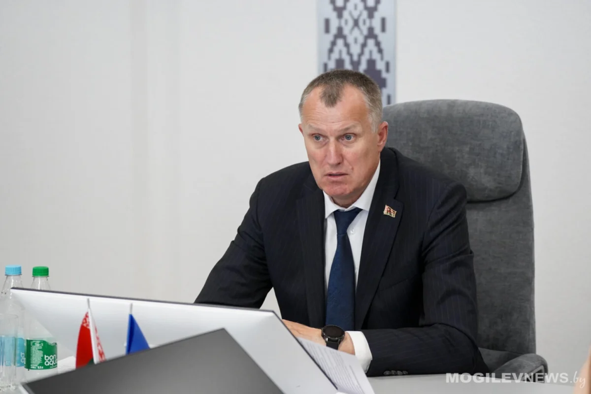 Анатолий Исаченко провел прием граждан в Шклове