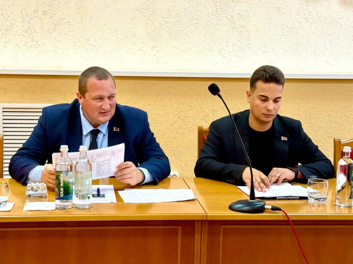 Председатель райисполкома Михаил Крицкий встретился с молодыми специалистами предприятий Шклова