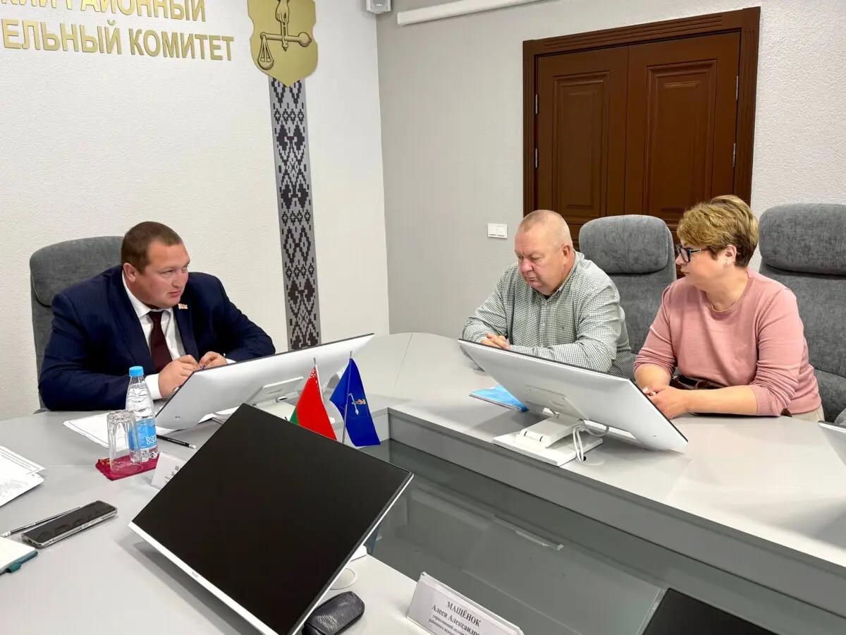 Председатель Шкловского райисполкома провел личный прием граждан